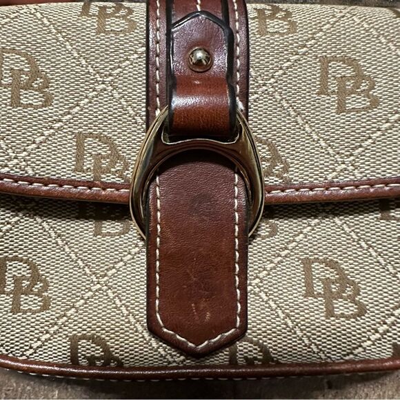 Dooney & Bourke Vintage Signature Wristlet - Picture 5 of 6